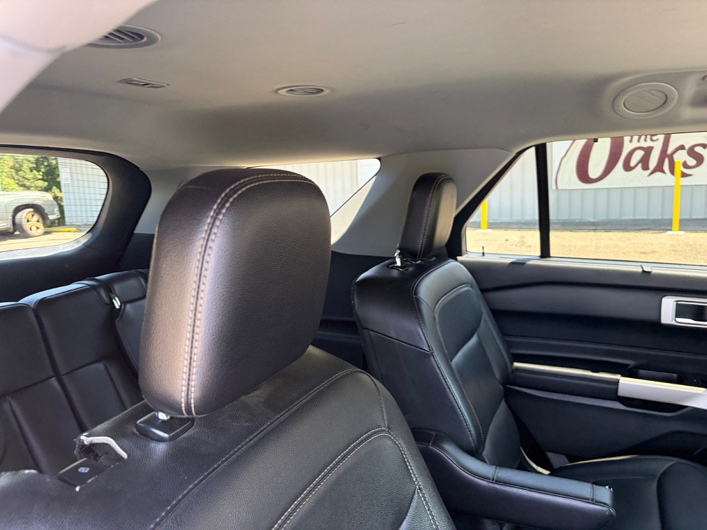 2021 Ford Explorer Located at Jasper Easy Car Credit light-box-slides