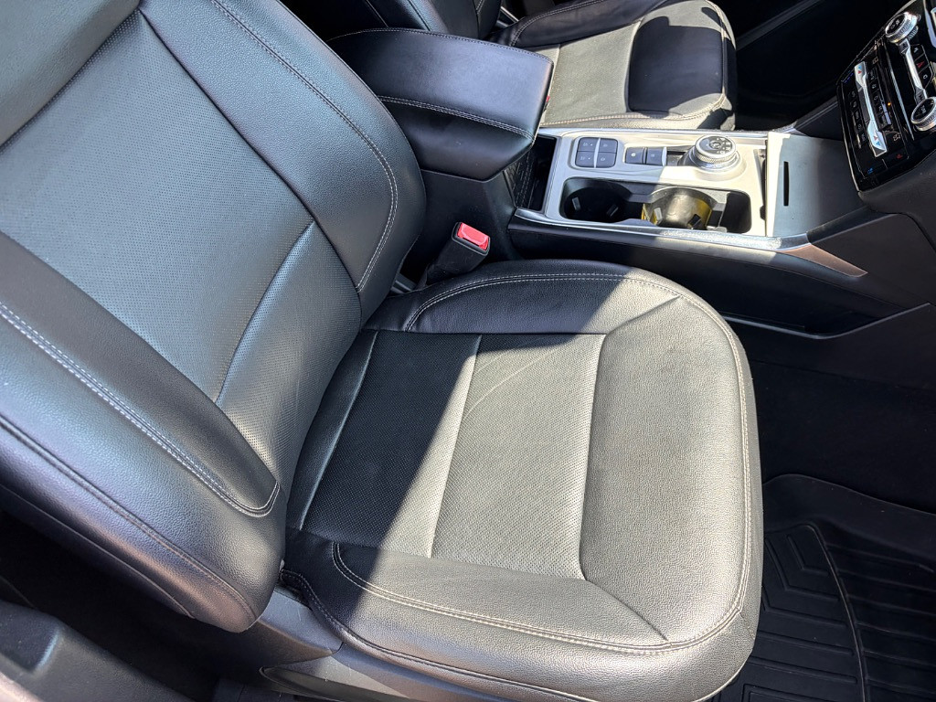 2021 Ford Explorer Located at Jasper Easy Car Credit light-box-slides