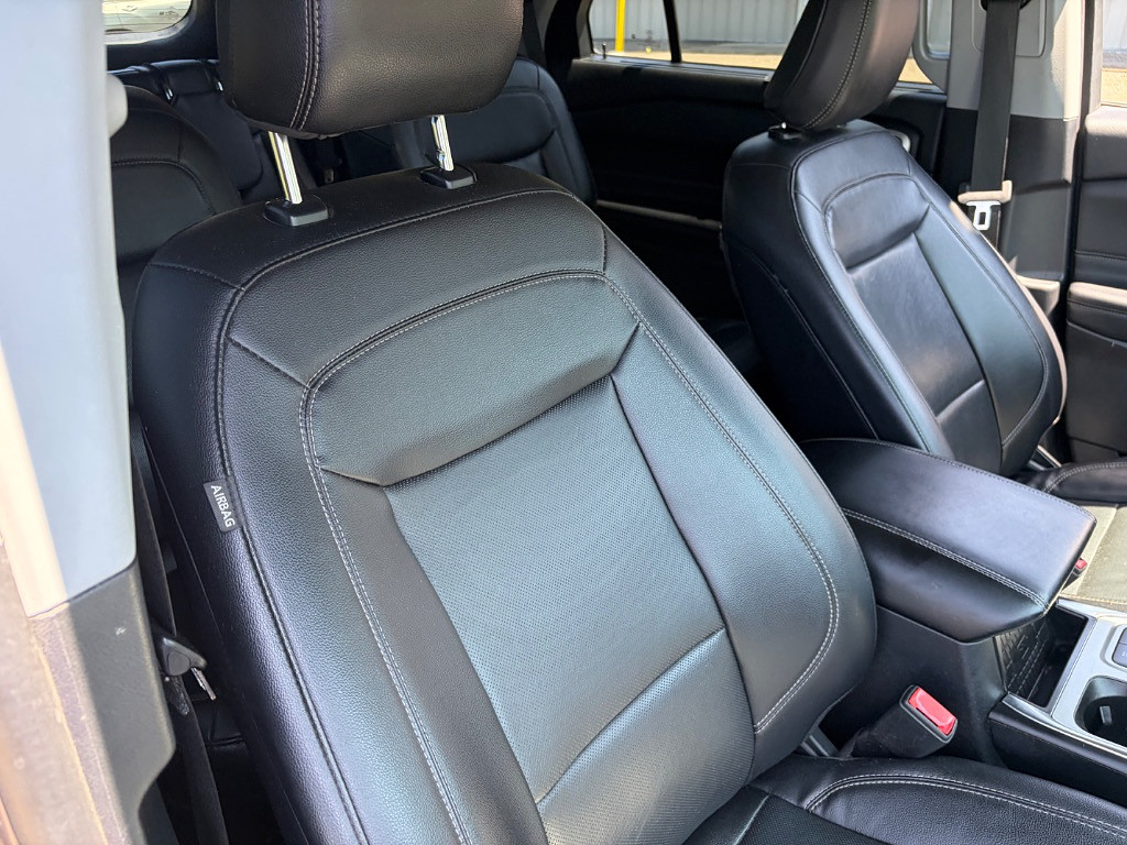 2021 Ford Explorer Located at Jasper Easy Car Credit light-box-slides