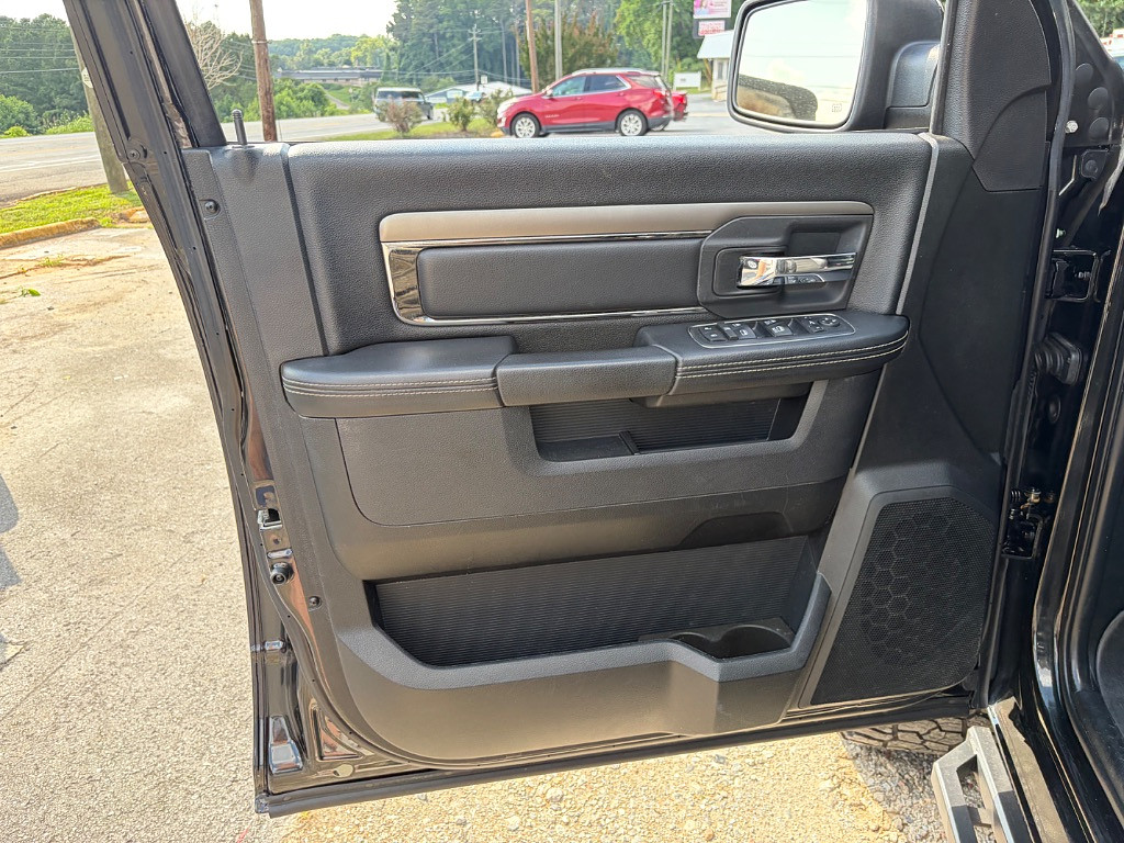 2017 RAM 1500 Located at Jasper Easy Car Credit light-box-slides