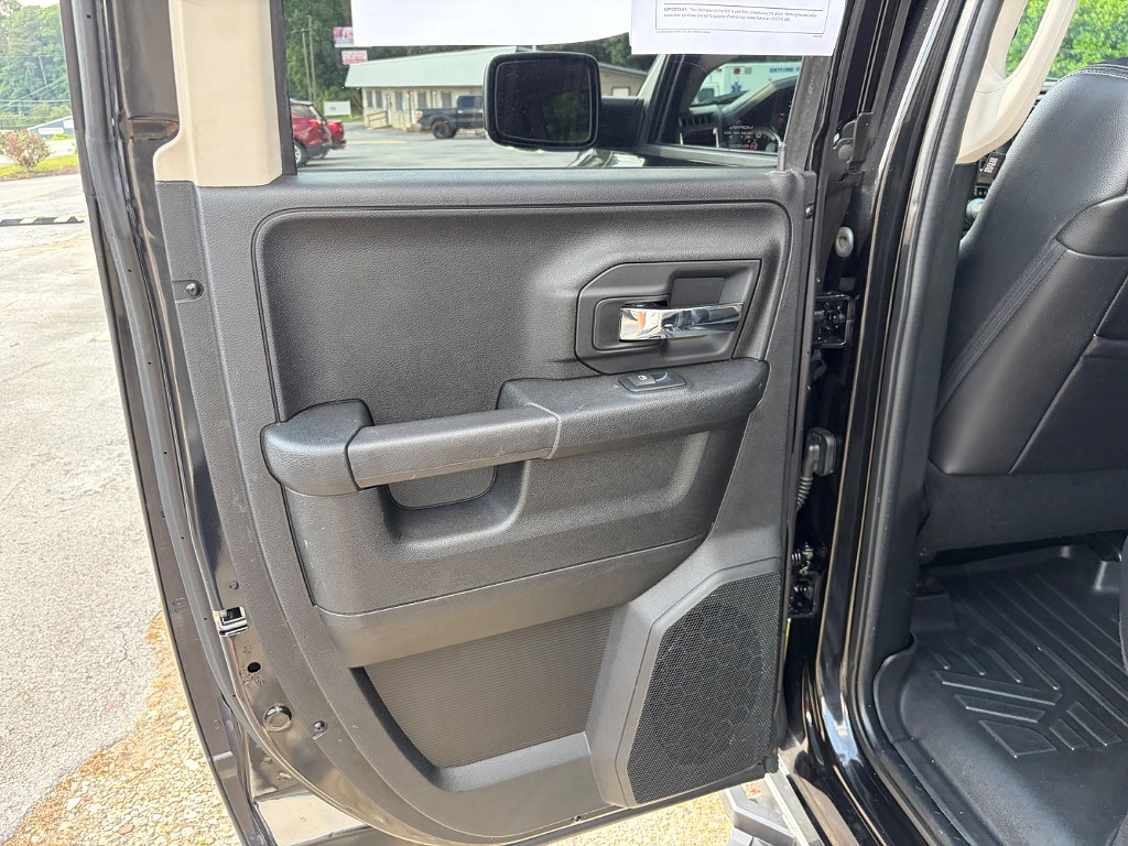 2017 RAM 1500 Located at Jasper Easy Car Credit light-box-slides