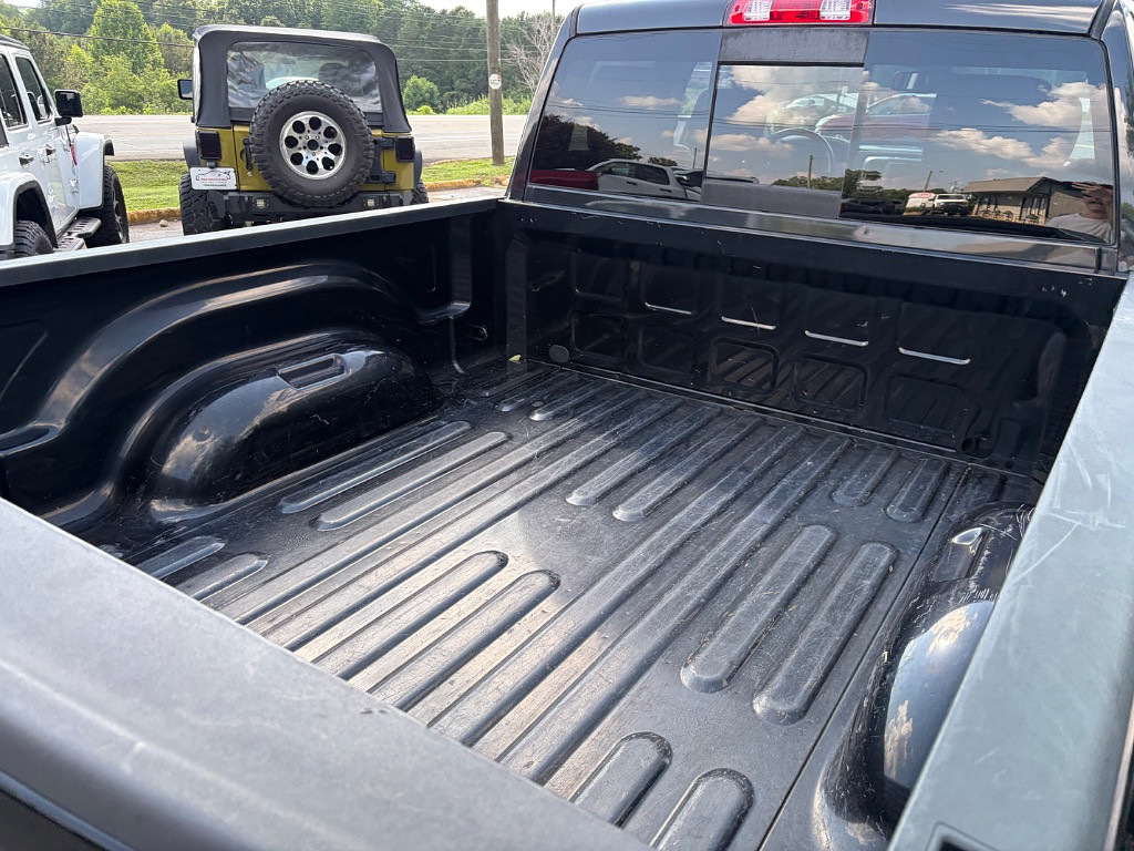 2017 RAM 1500 Located at Jasper Easy Car Credit light-box-slides