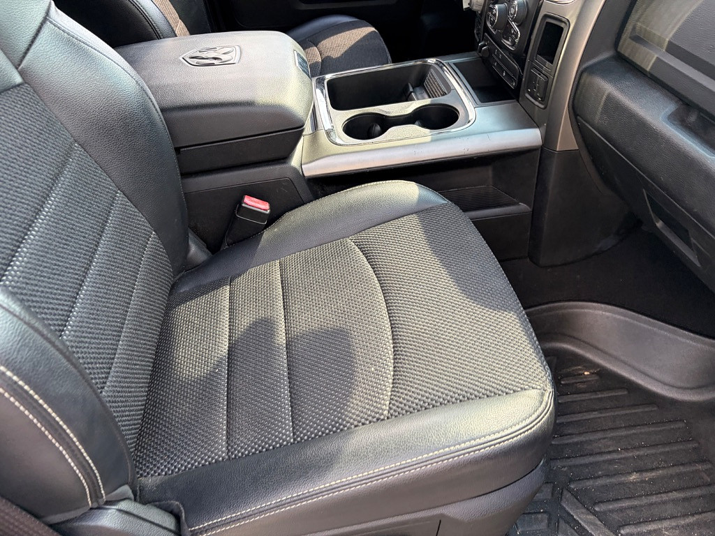 2017 RAM 1500 Located at Jasper Easy Car Credit light-box-slides