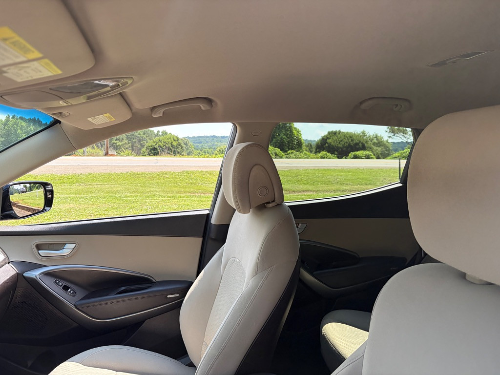 2017 Hyundai Santa Fe Sport Located at Jasper Easy Car Credit light-box-slides