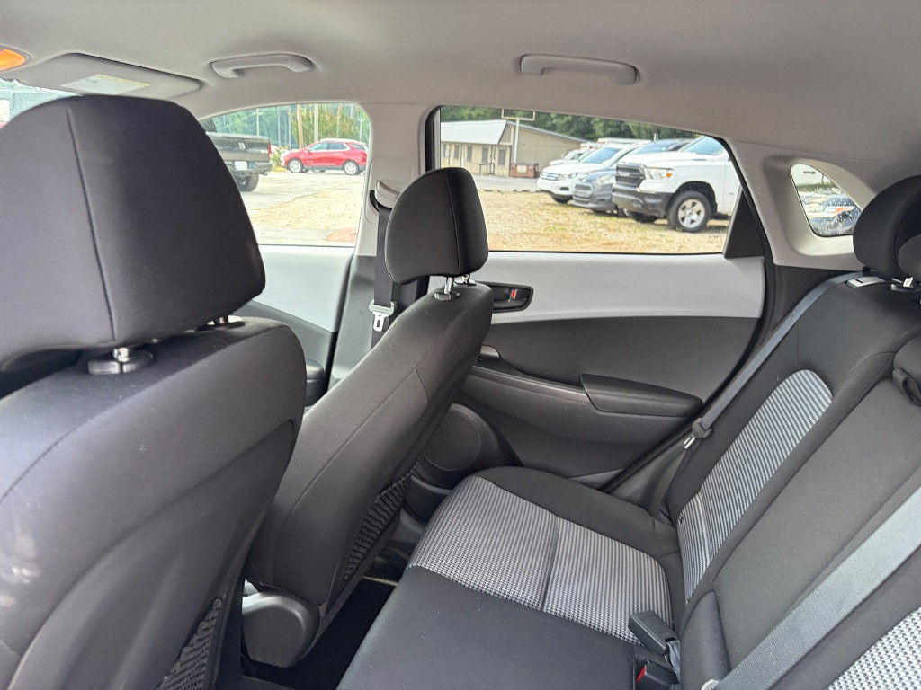2021 Hyundai Kona Located at Jasper Easy Car Credit light-box-slides