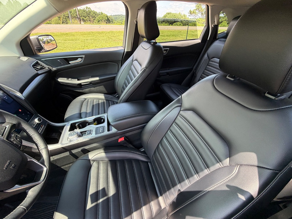 2024 Ford Edge Located at Jasper Easy Car Credit light-box-slides