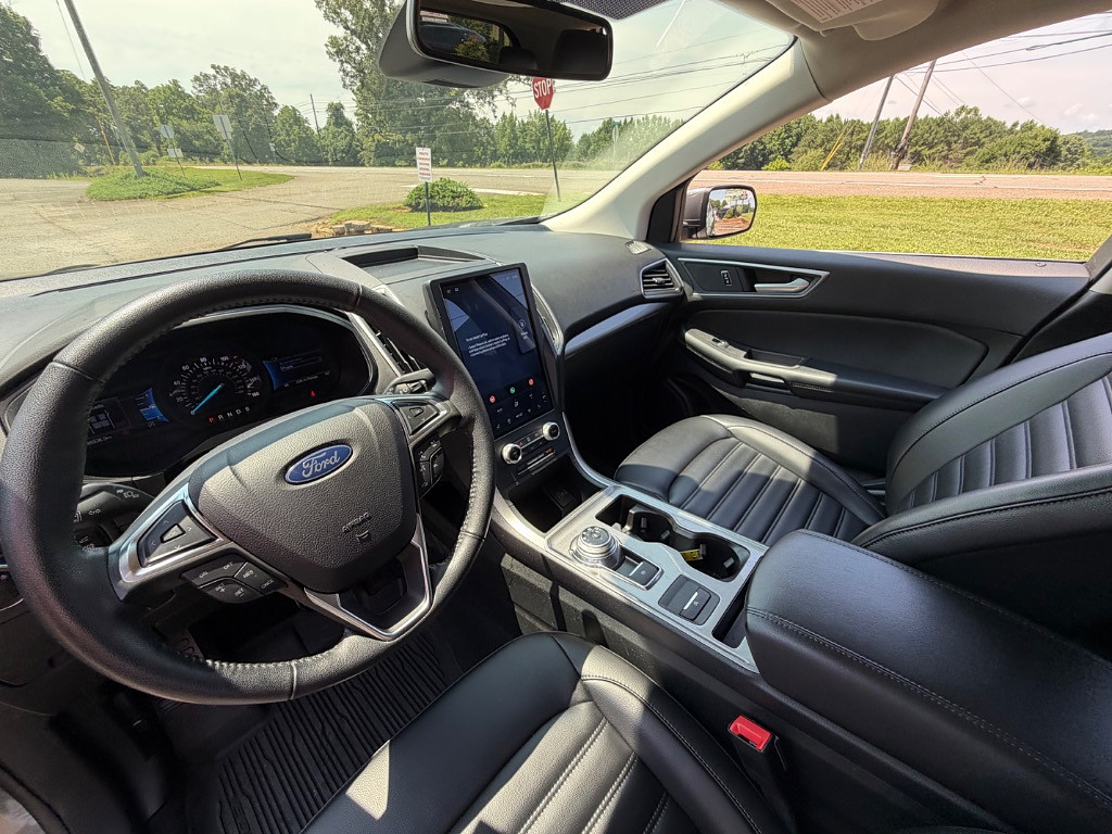 2024 Ford Edge Located at Jasper Easy Car Credit light-box-slides
