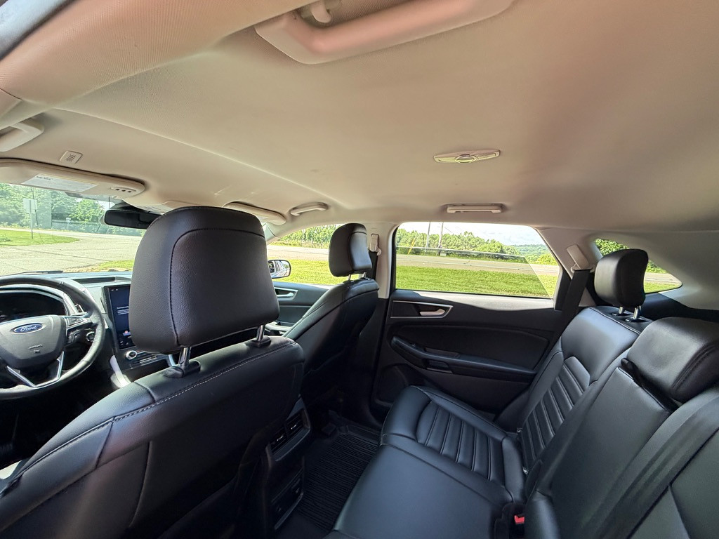 2024 Ford Edge Located at Jasper Easy Car Credit light-box-slides