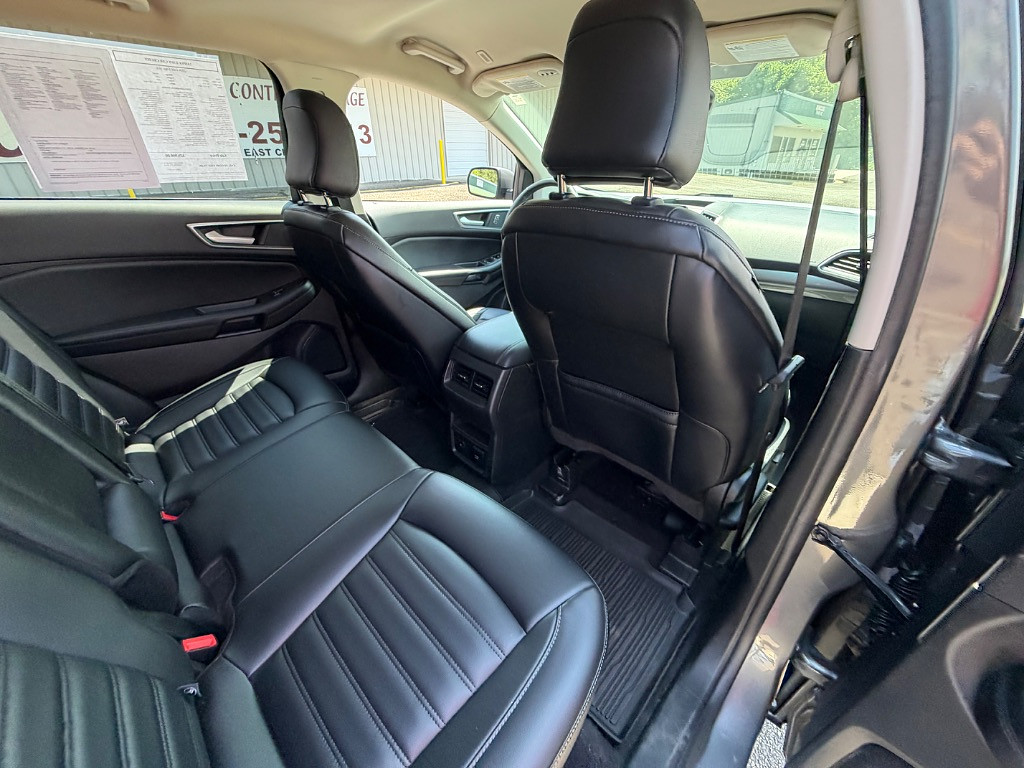 2024 Ford Edge Located at Jasper Easy Car Credit light-box-slides