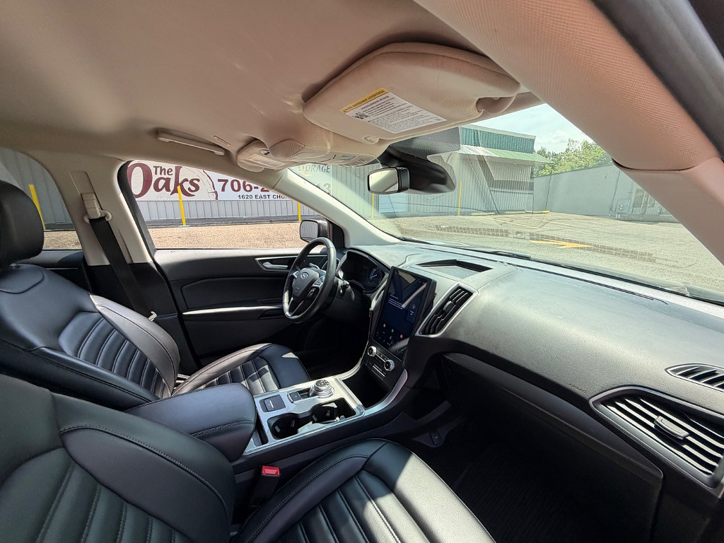 2024 Ford Edge Located at Jasper Easy Car Credit light-box-slides