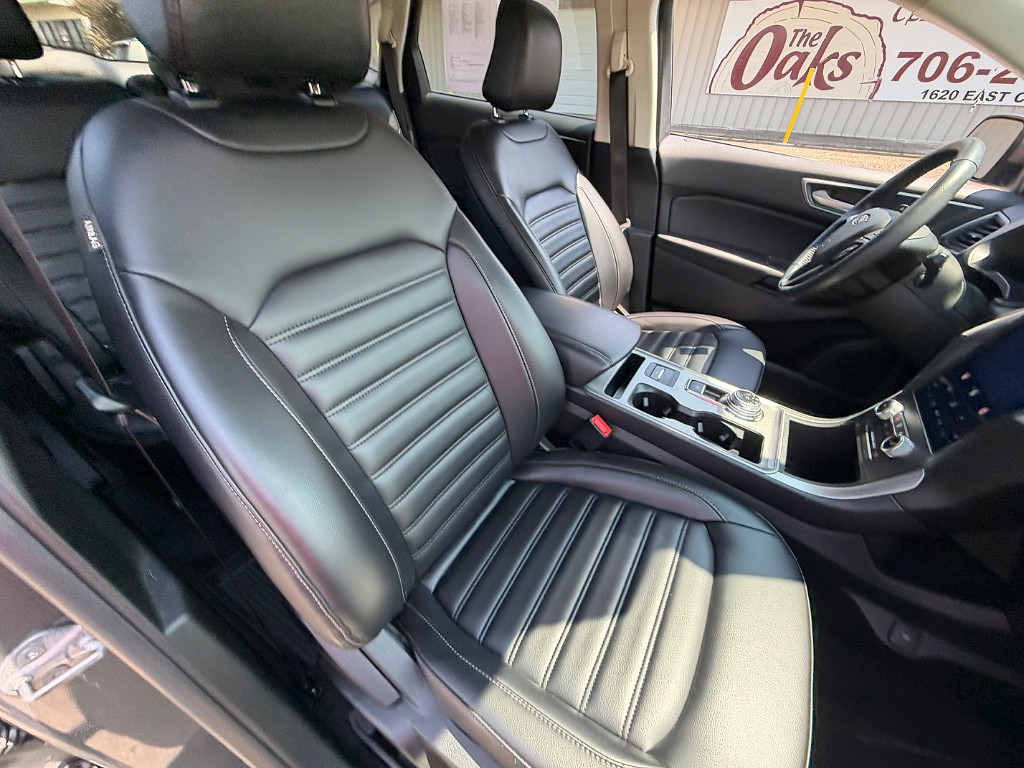 2024 Ford Edge Located at Jasper Easy Car Credit light-box-slides