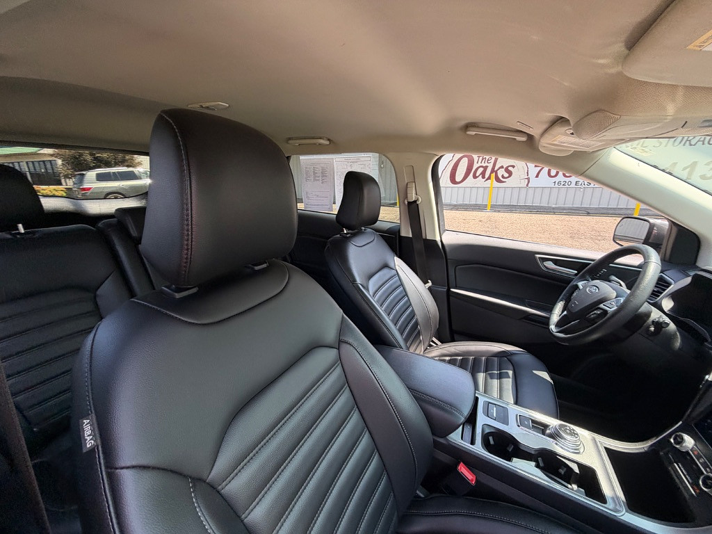 2024 Ford Edge Located at Jasper Easy Car Credit light-box-slides