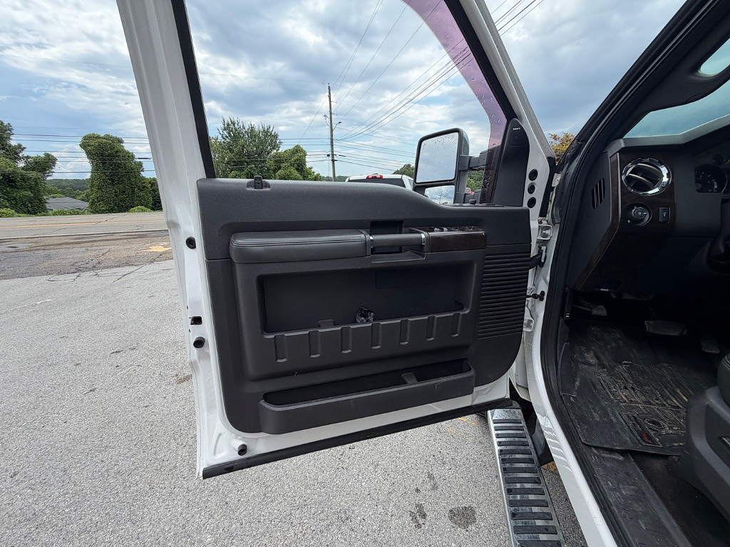 2016 Ford F250SD Located at Jasper Easy Car Credit light-box-slides