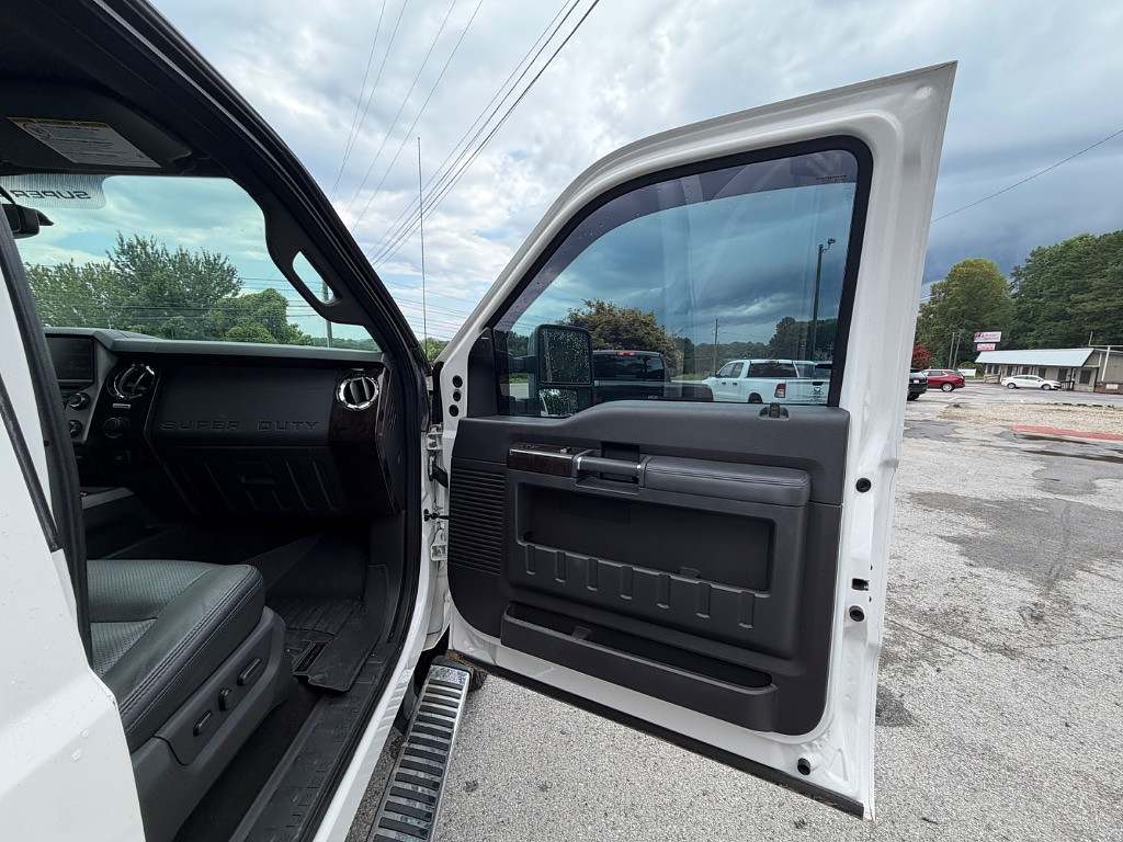 2016 Ford F250SD Located at Jasper Easy Car Credit light-box-slides