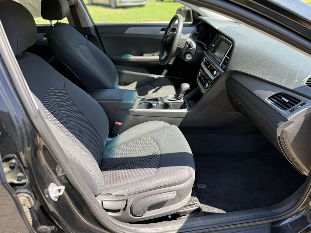 2019 Hyundai Sonata Located at Carsmark Sales light-box-slides