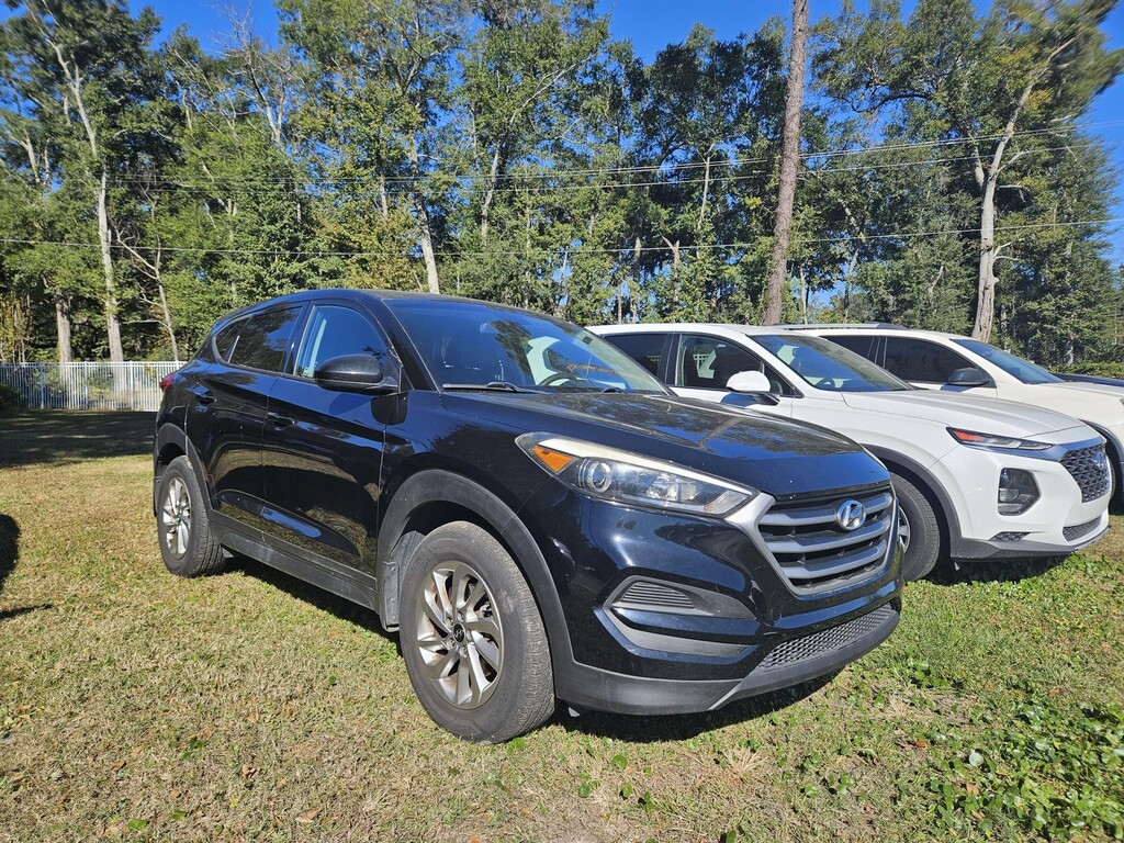 2018 Hyundai TUCSON Located at Carsmark Sales light-box-slides