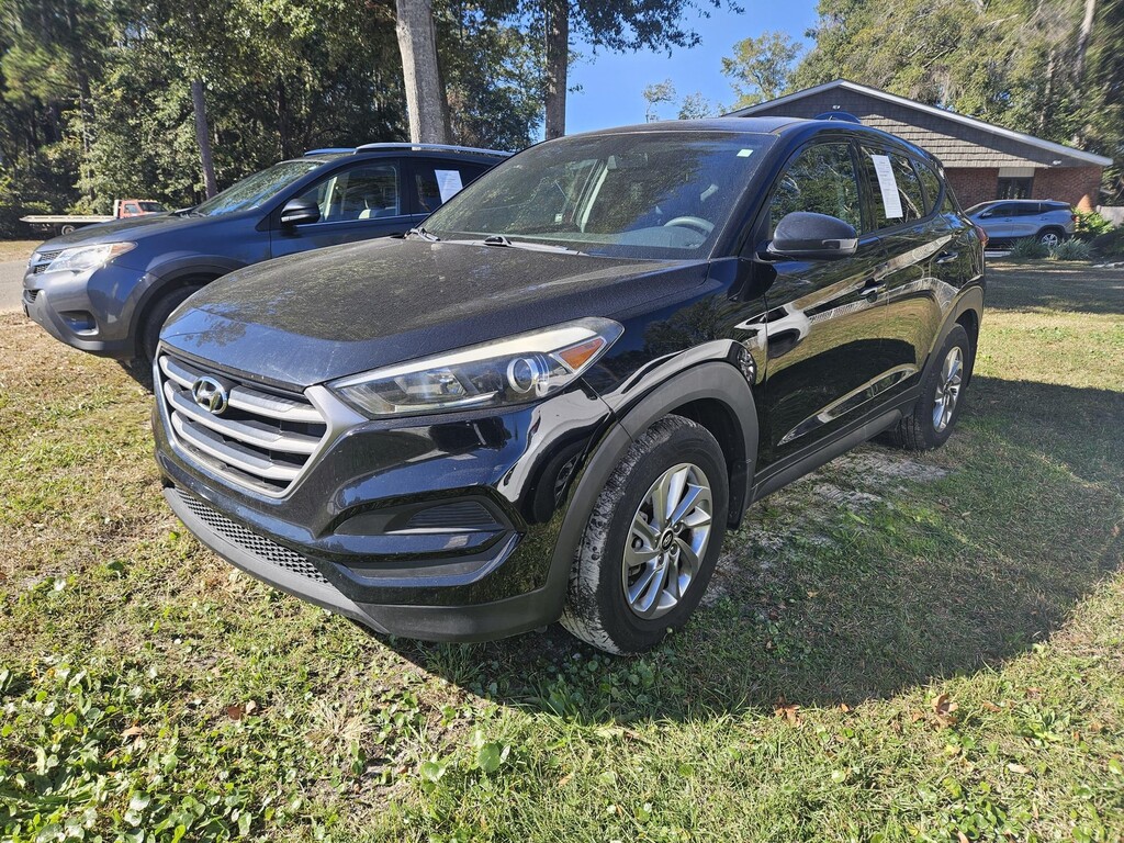 2018 Hyundai TUCSON Located at Carsmark Sales light-box-slides