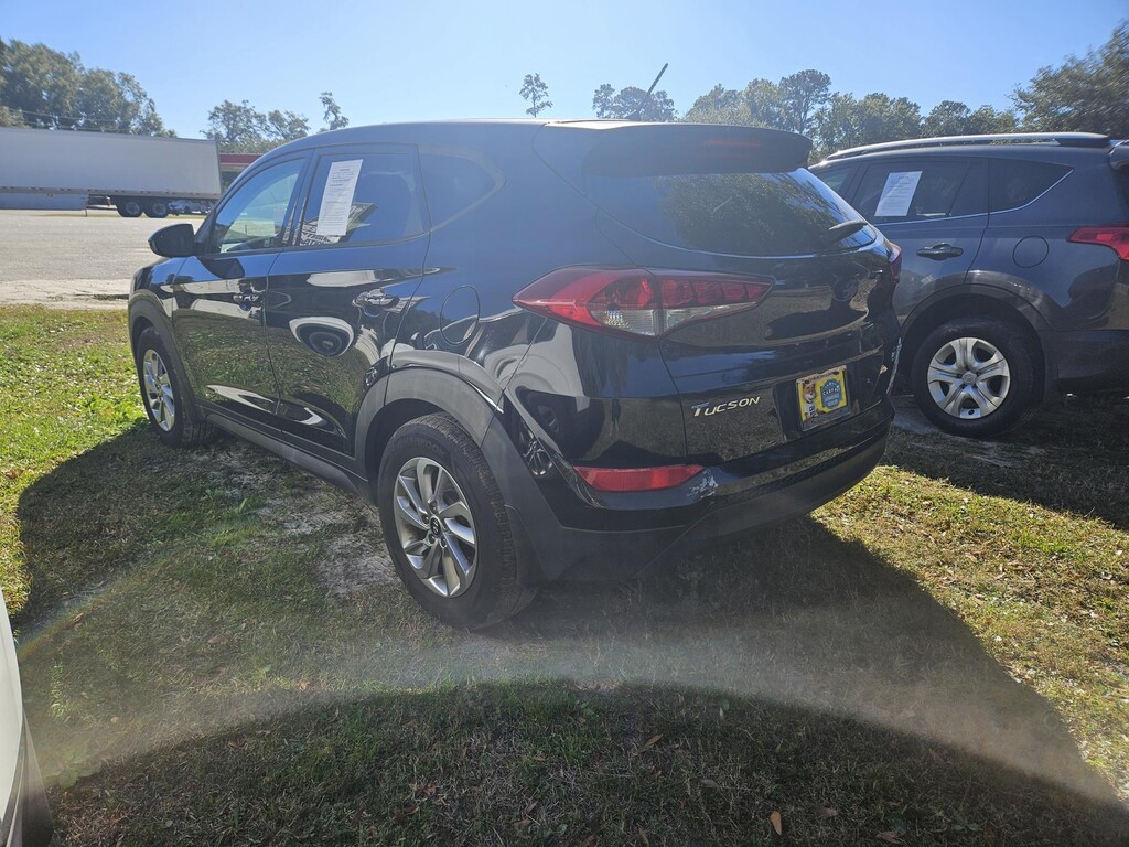 2018 Hyundai TUCSON Located at Carsmark Sales light-box-slides