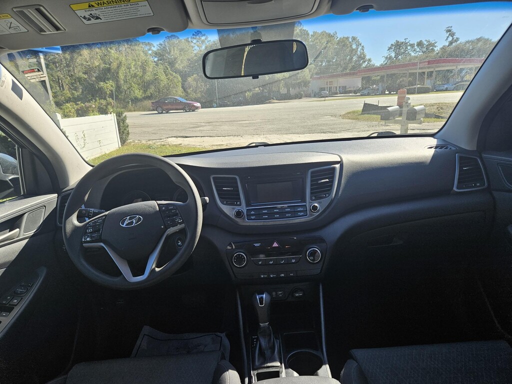 2018 Hyundai TUCSON Located at Carsmark Sales light-box-slides