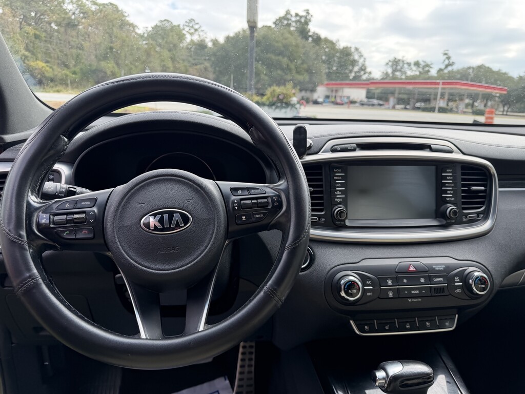 2016 Kia Sorento Located at Carsmark Sales light-box-slides