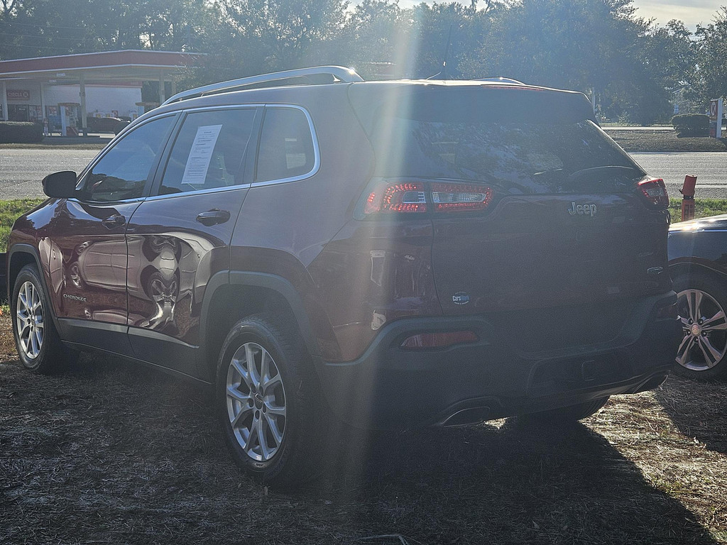 2016 Jeep Cherokee Located at Carsmark Sales light-box-slides