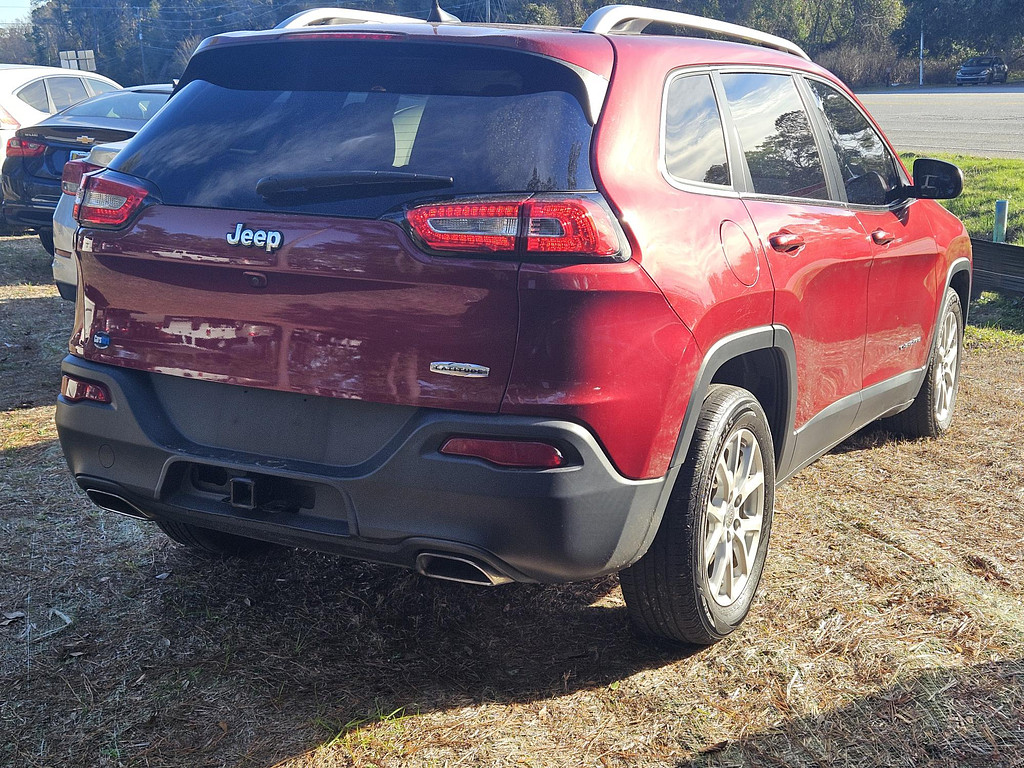2016 Jeep Cherokee Located at Carsmark Sales light-box-slides
