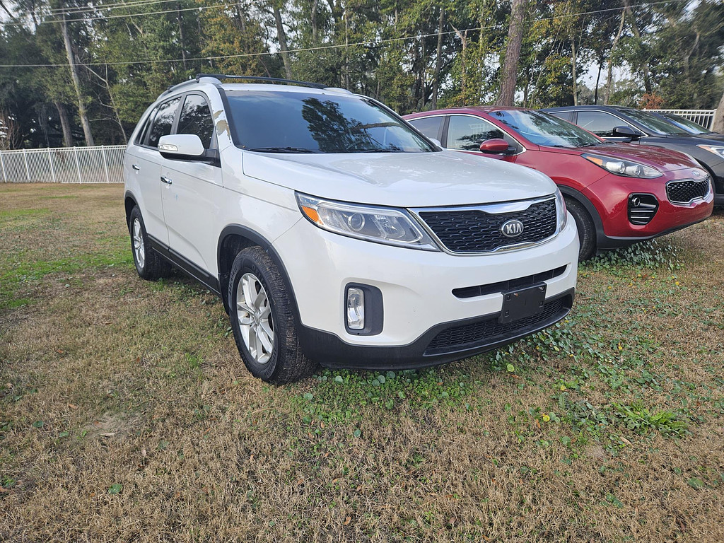 2014 Kia Sorento Located at Carsmark Sales light-box-slides