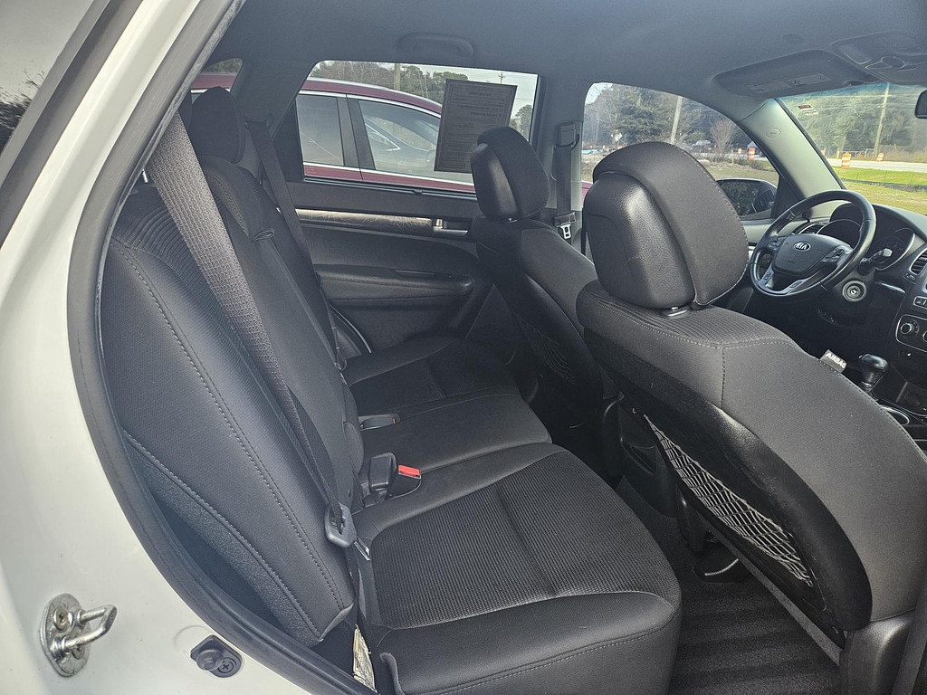 2014 Kia Sorento Located at Carsmark Sales light-box-slides