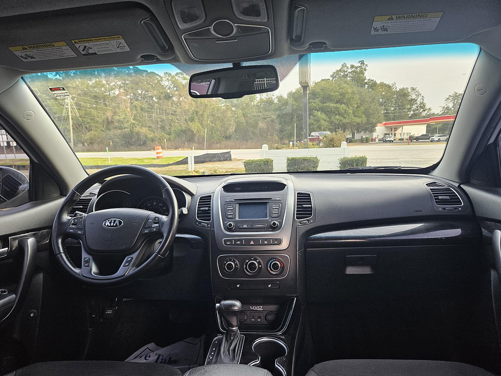 2014 Kia Sorento Located at Carsmark Sales light-box-slides