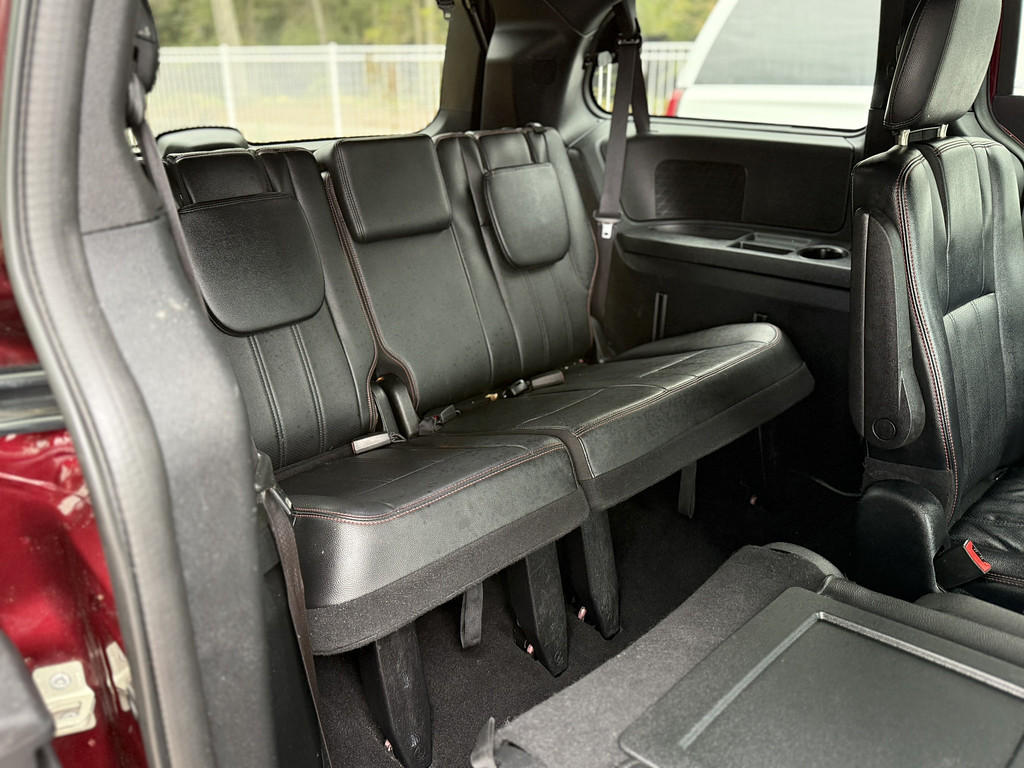 2019 Dodge GRAND CARAVAN Located at Carsmark Sales light-box-slides