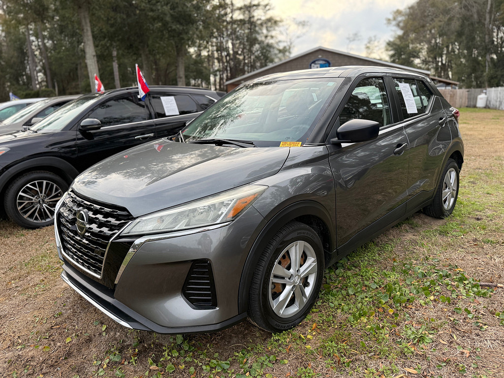 2021 Nissan KICKS Located at Carsmark Sales light-box-slides