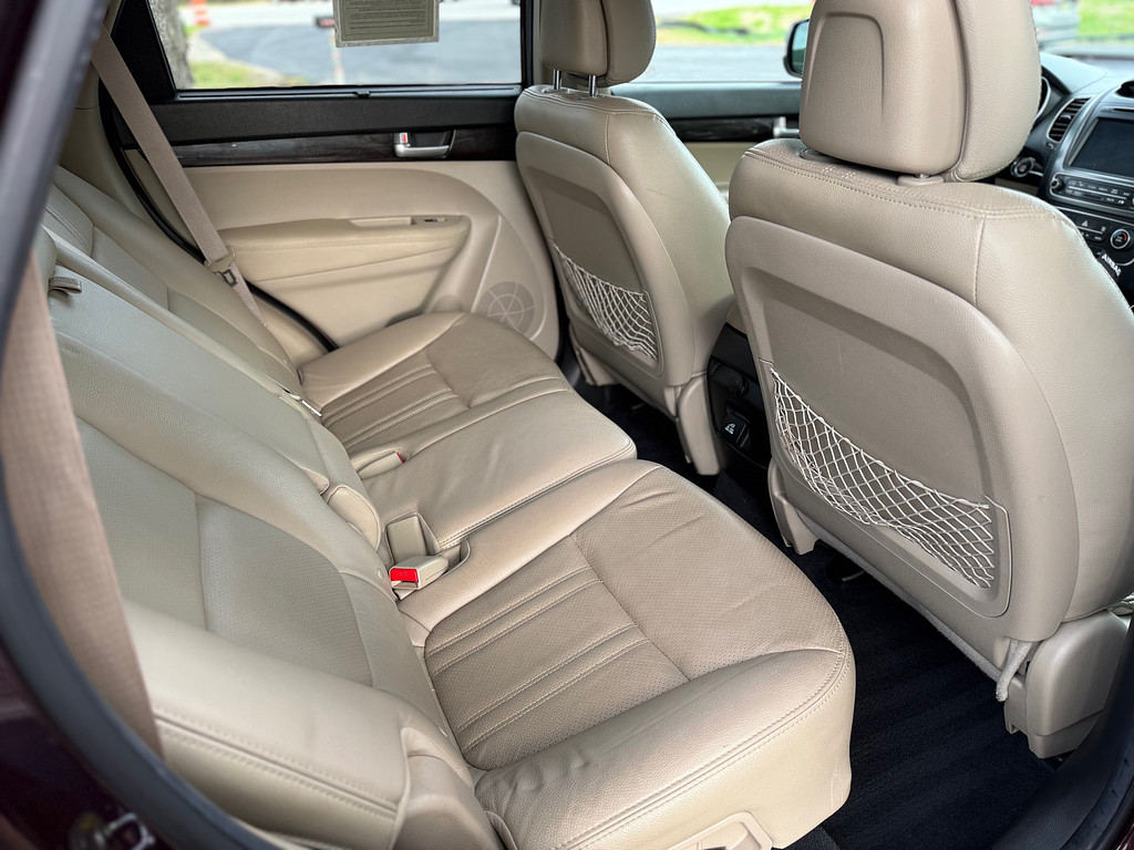 2014 Kia Sorento Located at Carsmark Sales light-box-slides