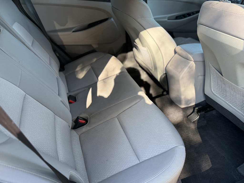 2018 Hyundai TUCSON Located at Carsmark Sales light-box-slides