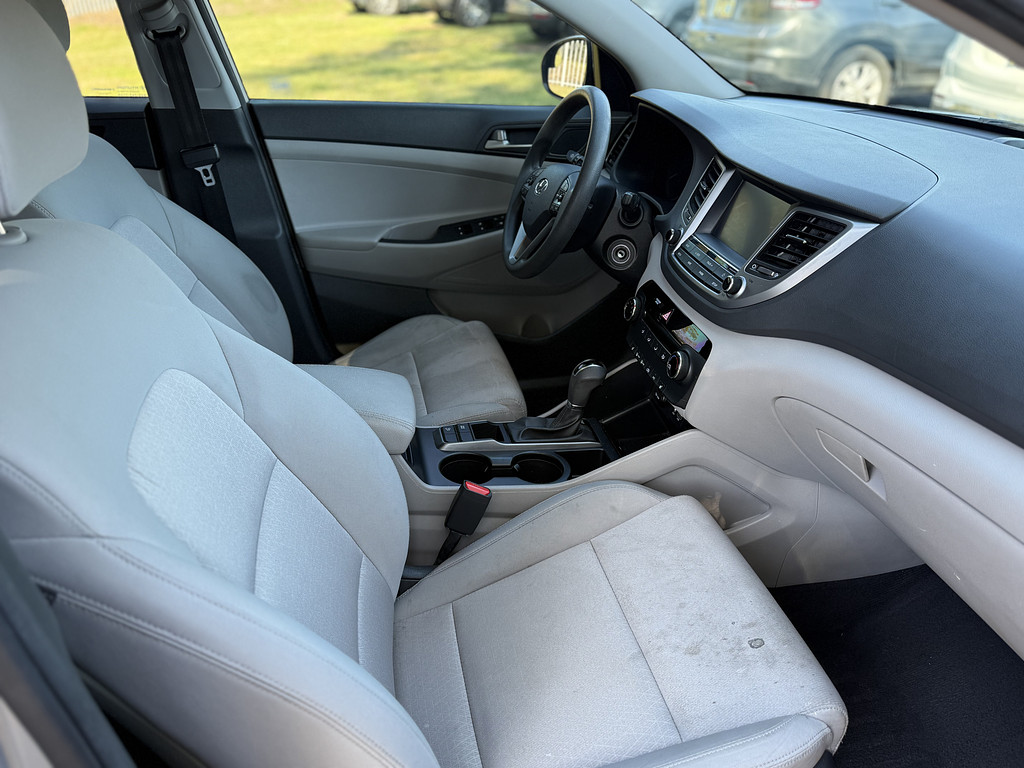 2018 Hyundai TUCSON Located at Carsmark Sales light-box-slides