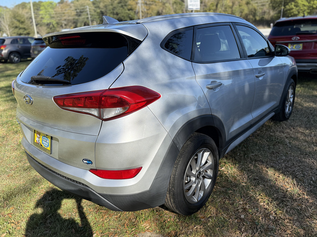 2018 Hyundai TUCSON Located at Carsmark Sales light-box-slides