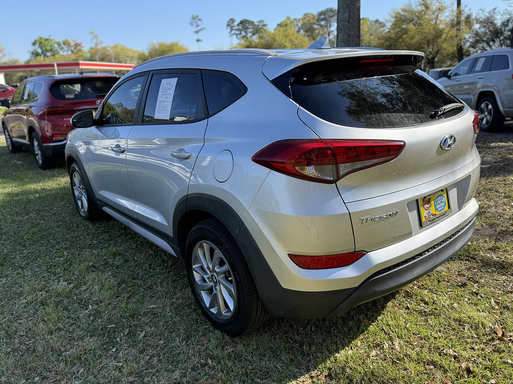 2018 Hyundai TUCSON Located at Carsmark Sales light-box-slides