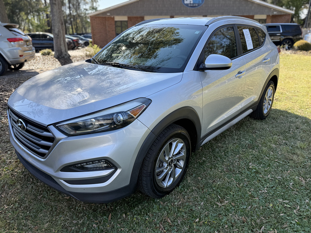 2018 Hyundai TUCSON Located at Carsmark Sales light-box-slides