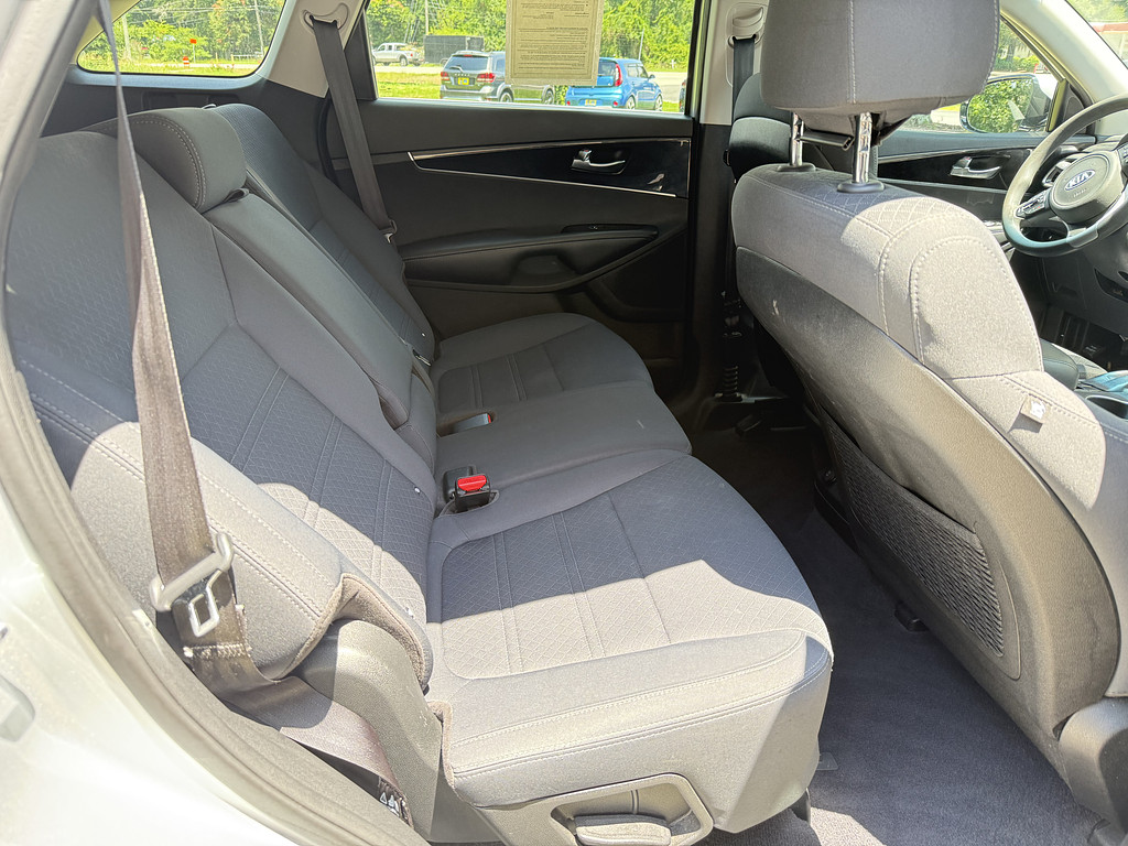 2018 Kia Sorento Located at Carsmark Sales light-box-slides