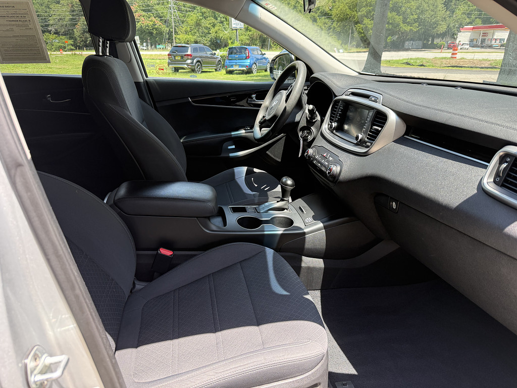 2018 Kia Sorento Located at Carsmark Sales light-box-slides