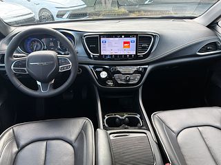 Thumbnail - 2026 Chrysler Pacifica