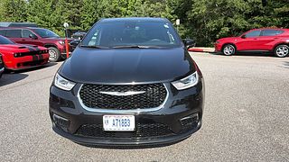 Thumbnail - 2025 Chrysler Pacifica