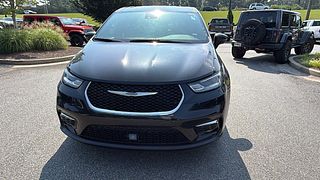 Thumbnail - 2025 Chrysler Pacifica