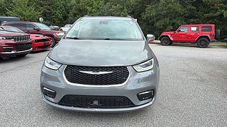 Thumbnail - 2022 Chrysler Pacifica