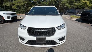 Thumbnail - 2025 Chrysler Pacifica