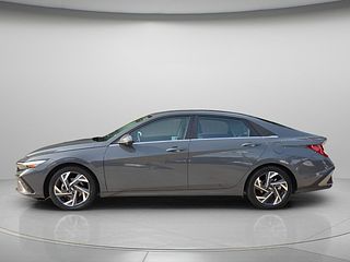 Thumbnail - 2024 Hyundai Elantra