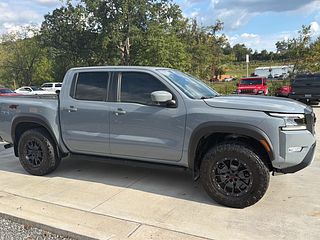 Thumbnail - 2023 Nissan Frontier