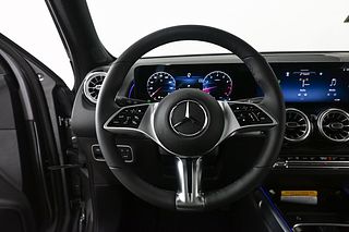 Thumbnail - 2026 Mercedes-Benz GLB