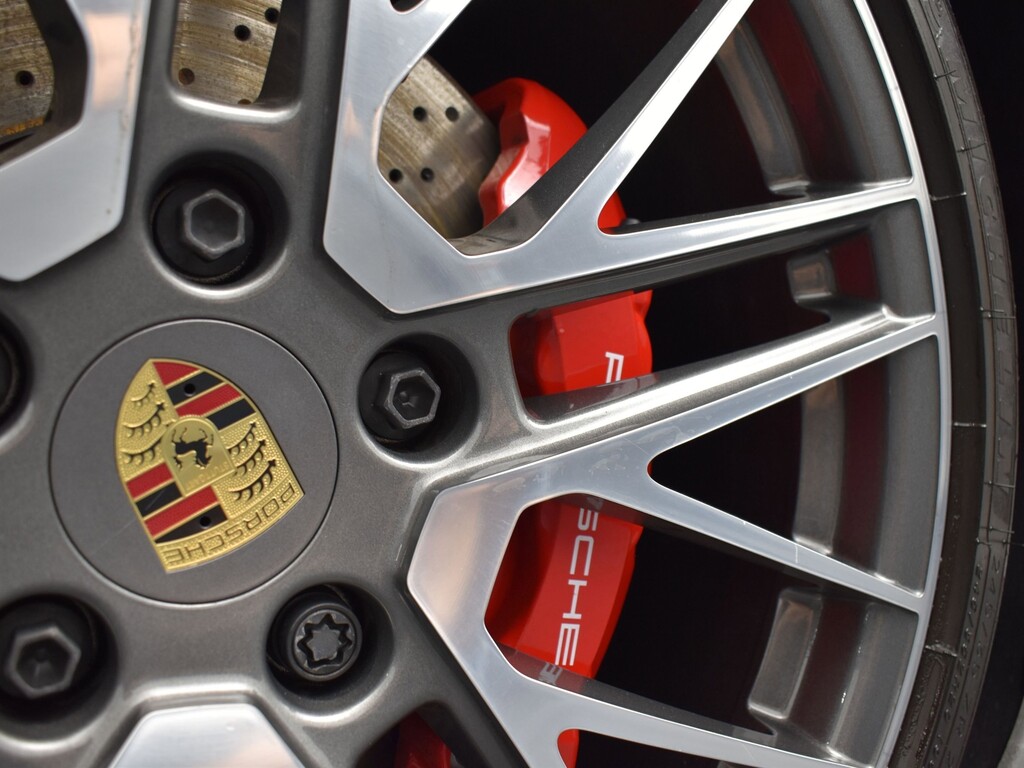 image-4 2023 Porsche 911