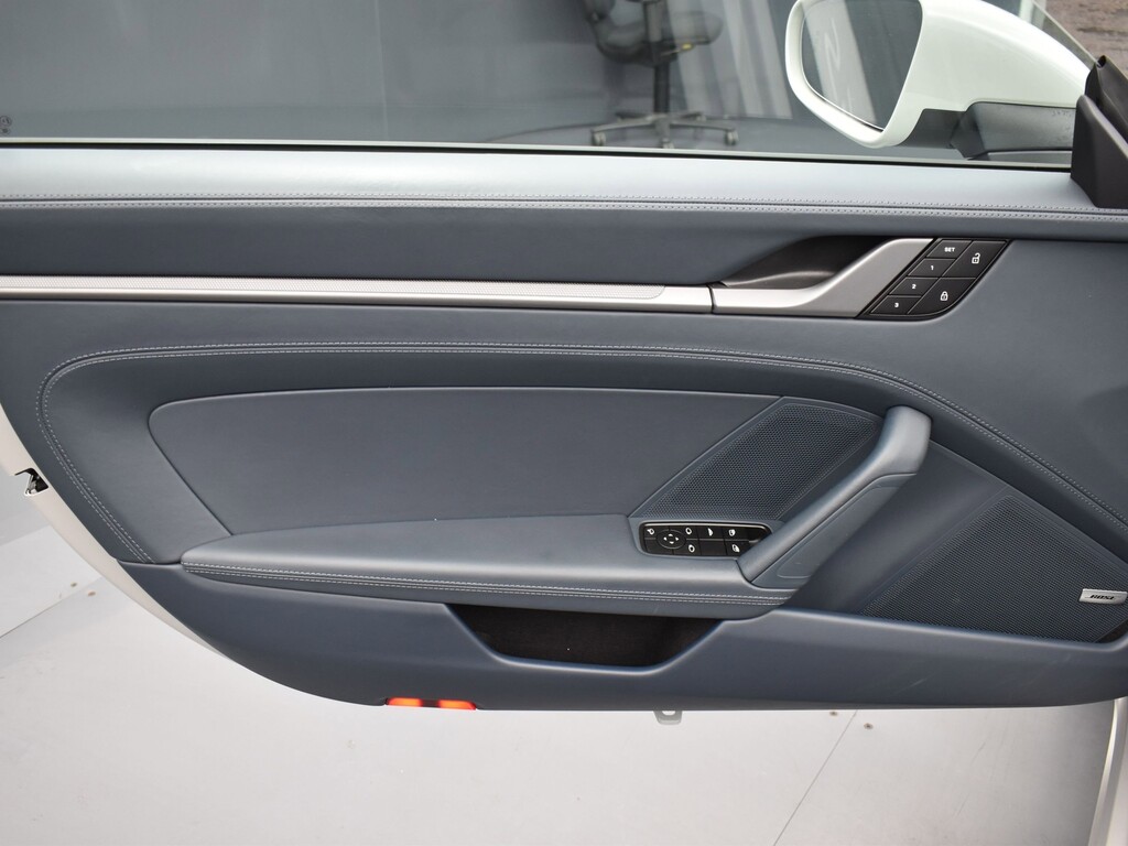 image-5 2023 Porsche 911