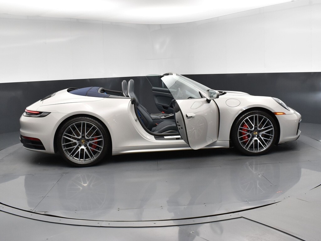 image-31 2023 Porsche 911